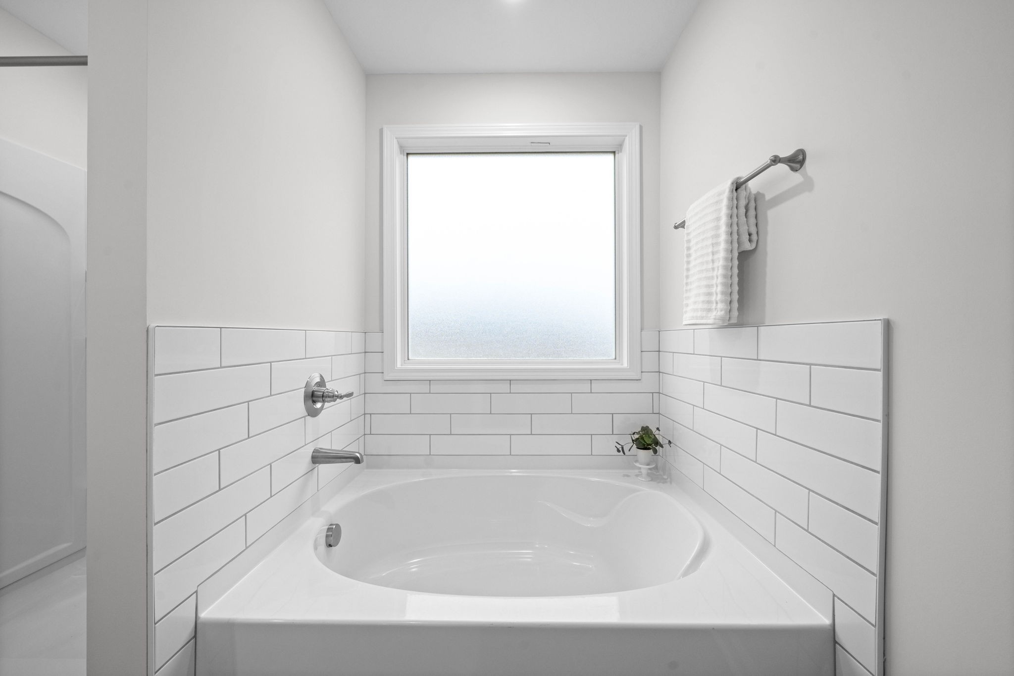 Clarksville, Tennessee 37040, United States, 3 Bedrooms Bedrooms, ,2 BathroomsBathrooms,Residential,Pending,44950