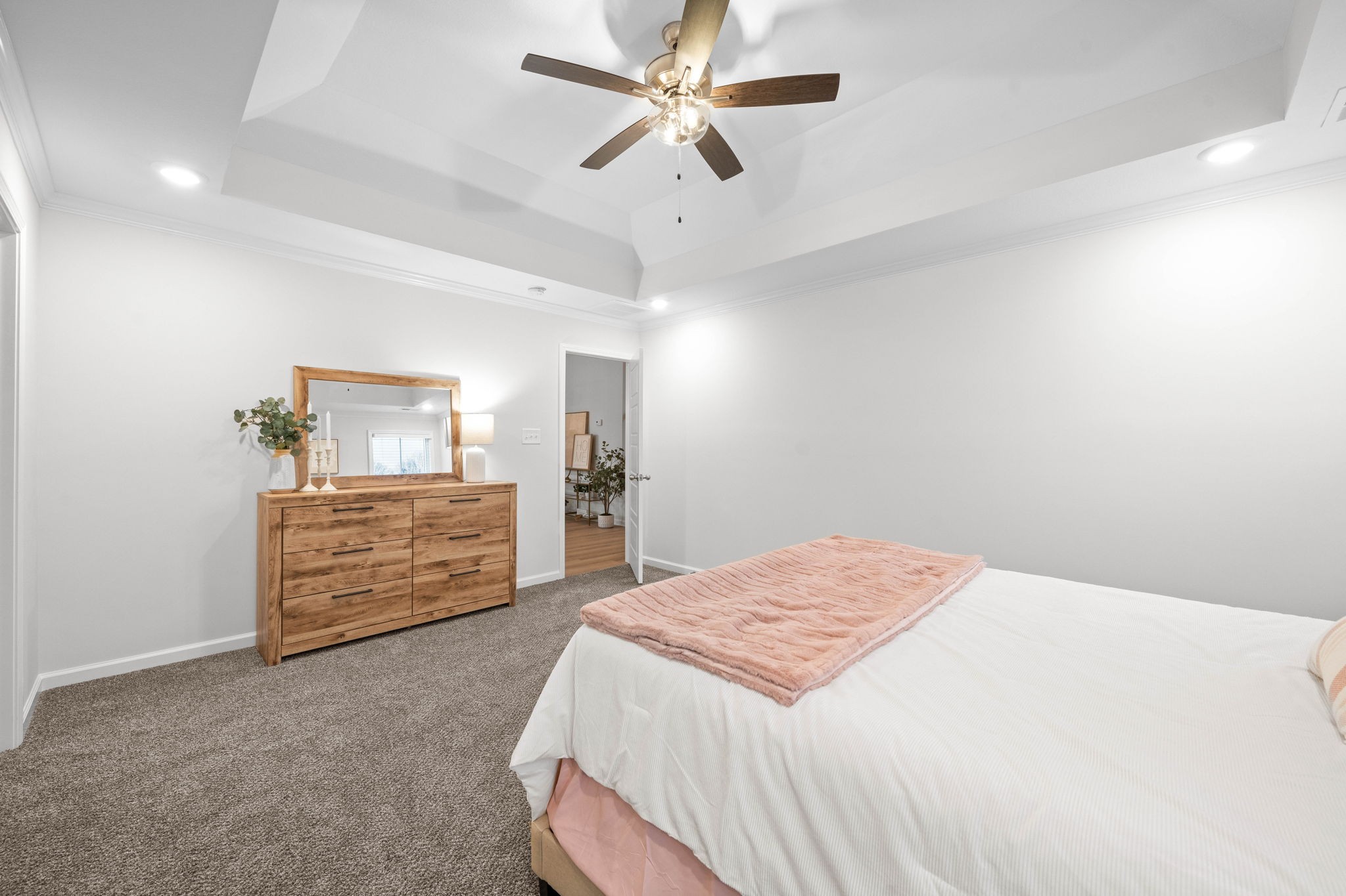 Clarksville, Tennessee 37040, United States, 3 Bedrooms Bedrooms, ,2 BathroomsBathrooms,Residential,Pending,44950