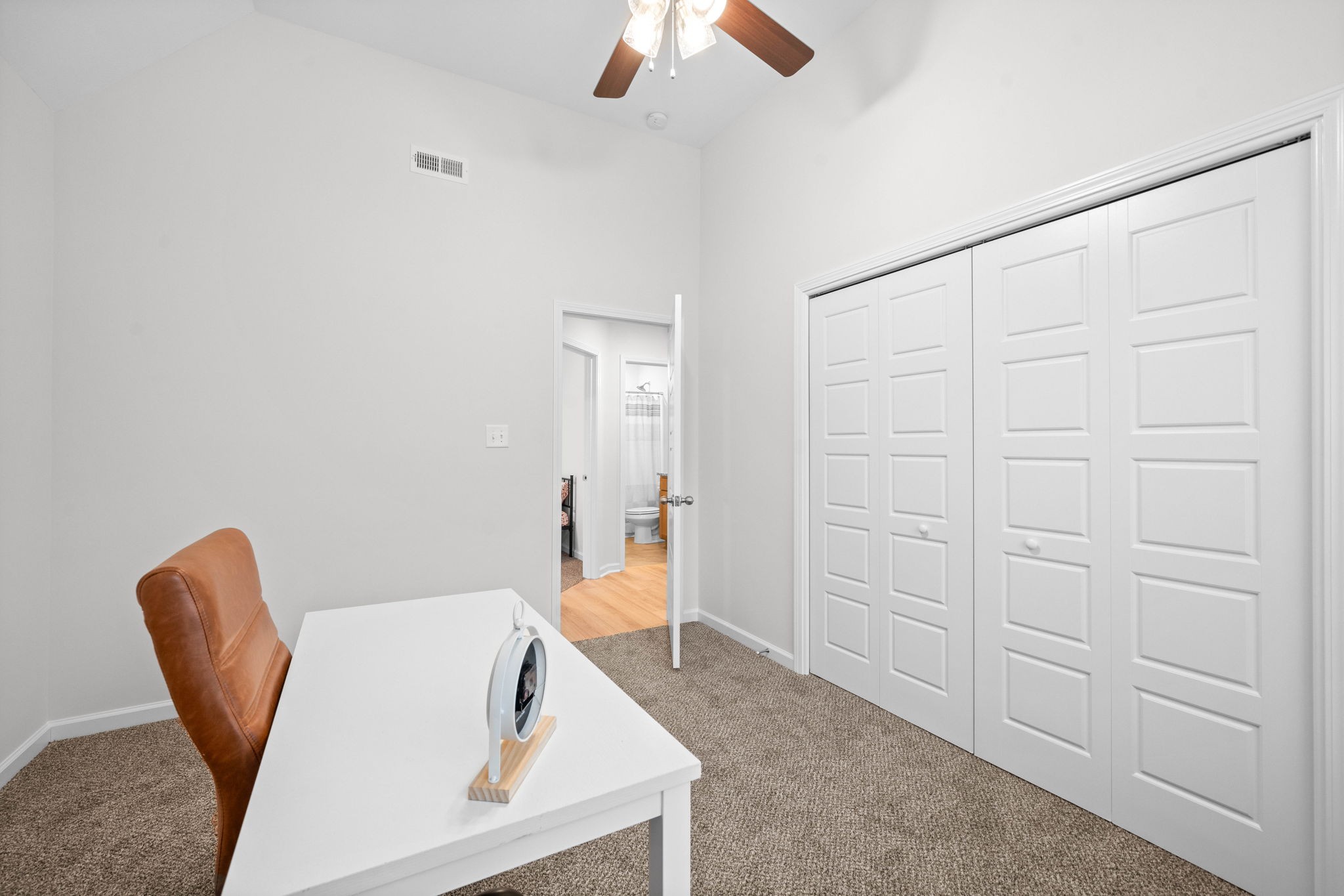 Clarksville, Tennessee 37040, United States, 3 Bedrooms Bedrooms, ,2 BathroomsBathrooms,Residential,Pending,44950