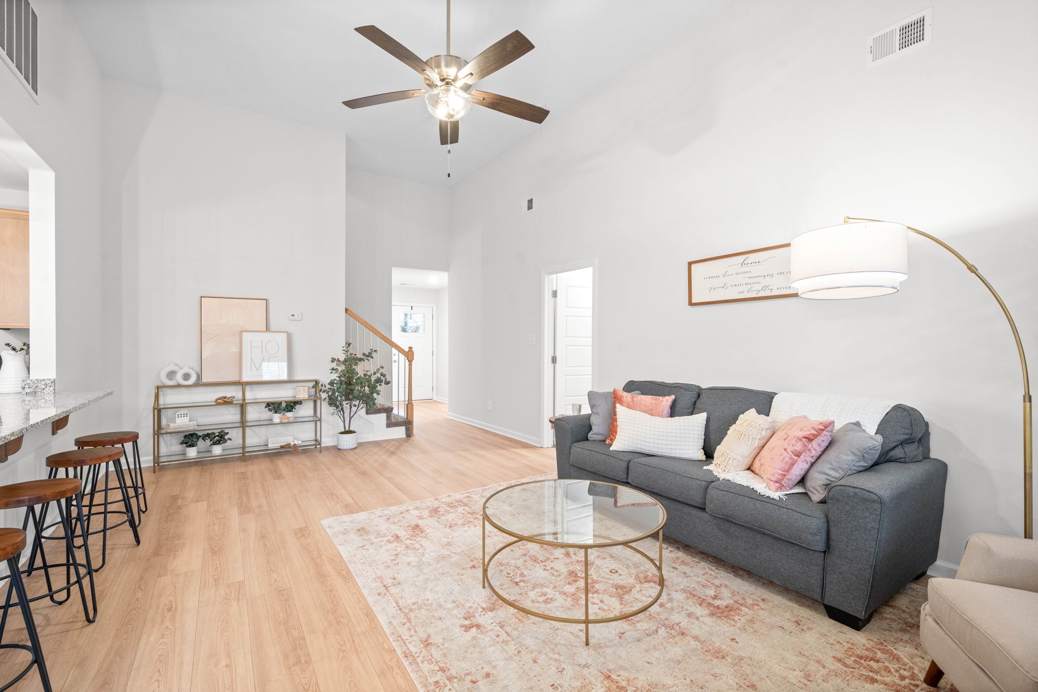 Clarksville, Tennessee 37040, United States, 3 Bedrooms Bedrooms, ,2 BathroomsBathrooms,Residential,Pending,44950