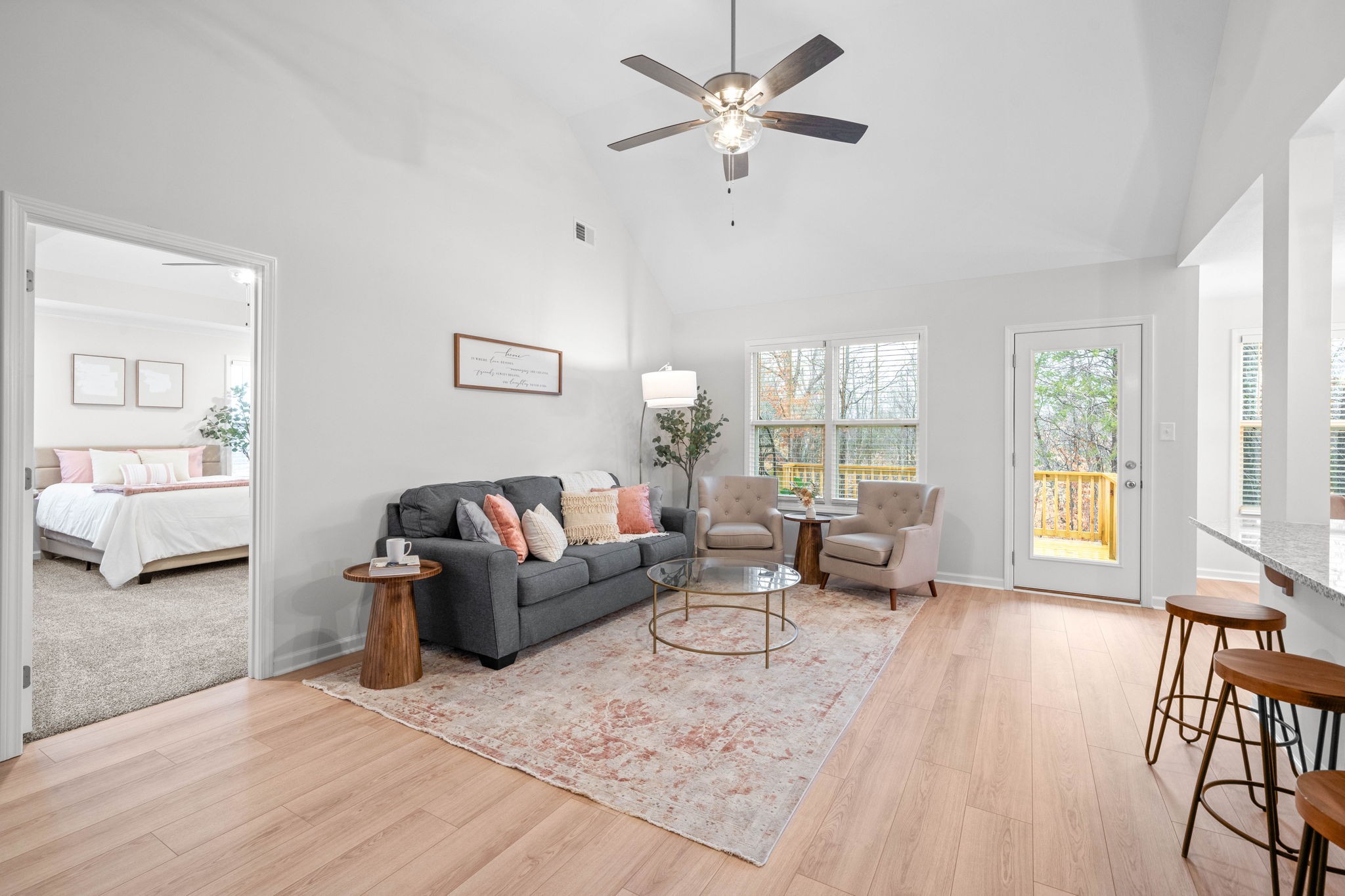 Clarksville, Tennessee 37040, United States, 3 Bedrooms Bedrooms, ,2 BathroomsBathrooms,Residential,Pending,44950