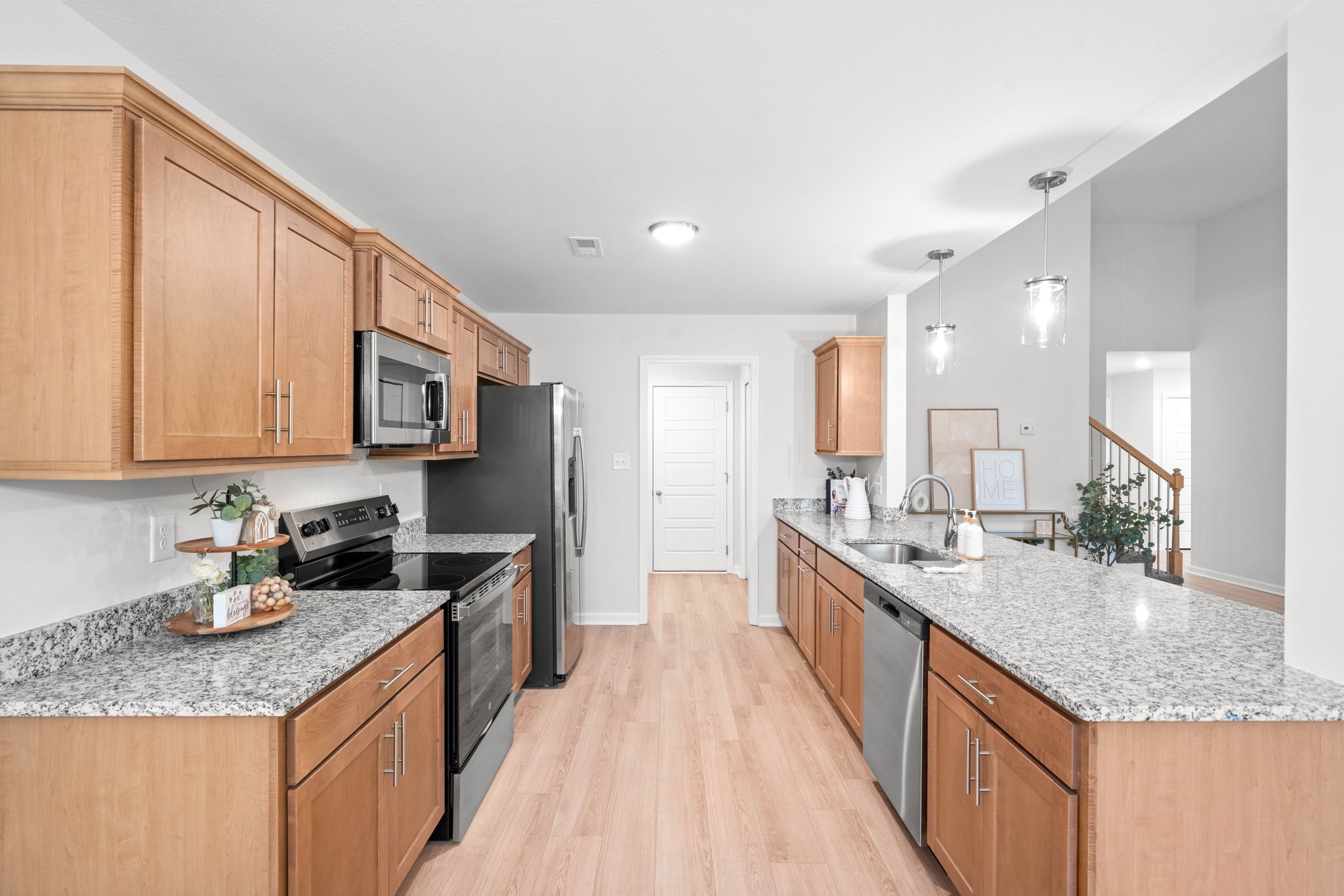 Clarksville, Tennessee 37040, United States, 3 Bedrooms Bedrooms, ,2 BathroomsBathrooms,Residential,Pending,44950