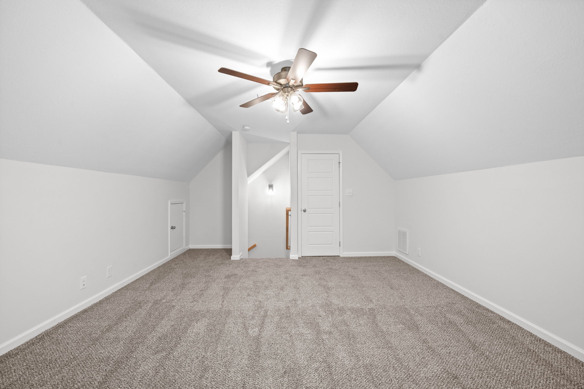 Clarksville, Tennessee 37040, United States, 3 Bedrooms Bedrooms, ,2 BathroomsBathrooms,Residential,Pending,44950