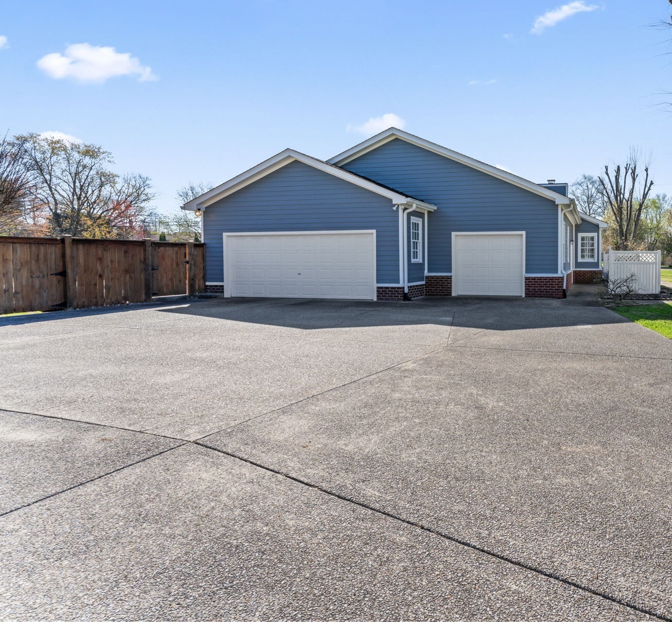 5032 Twin Lakes Dr