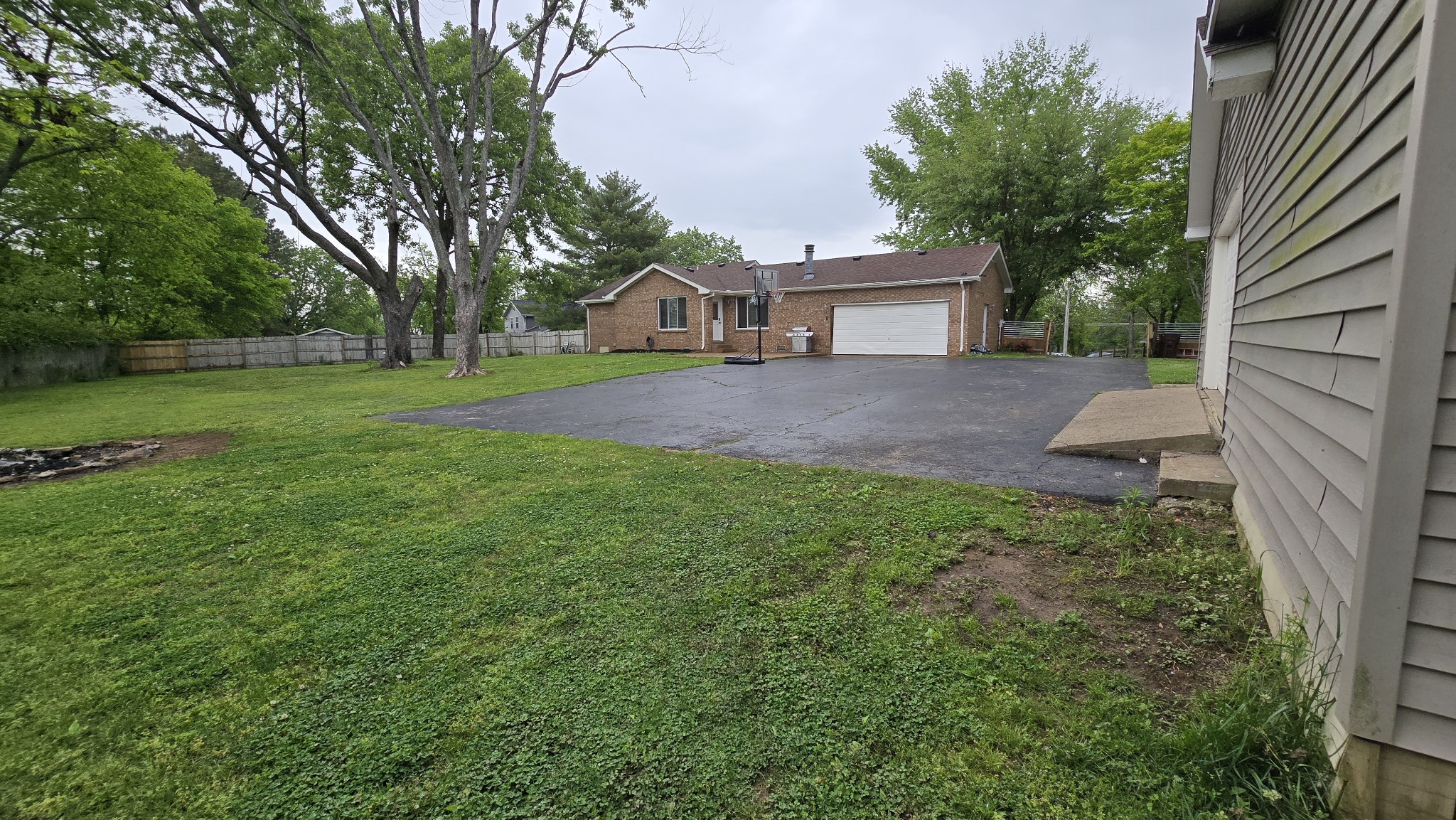320 Lisa Ln