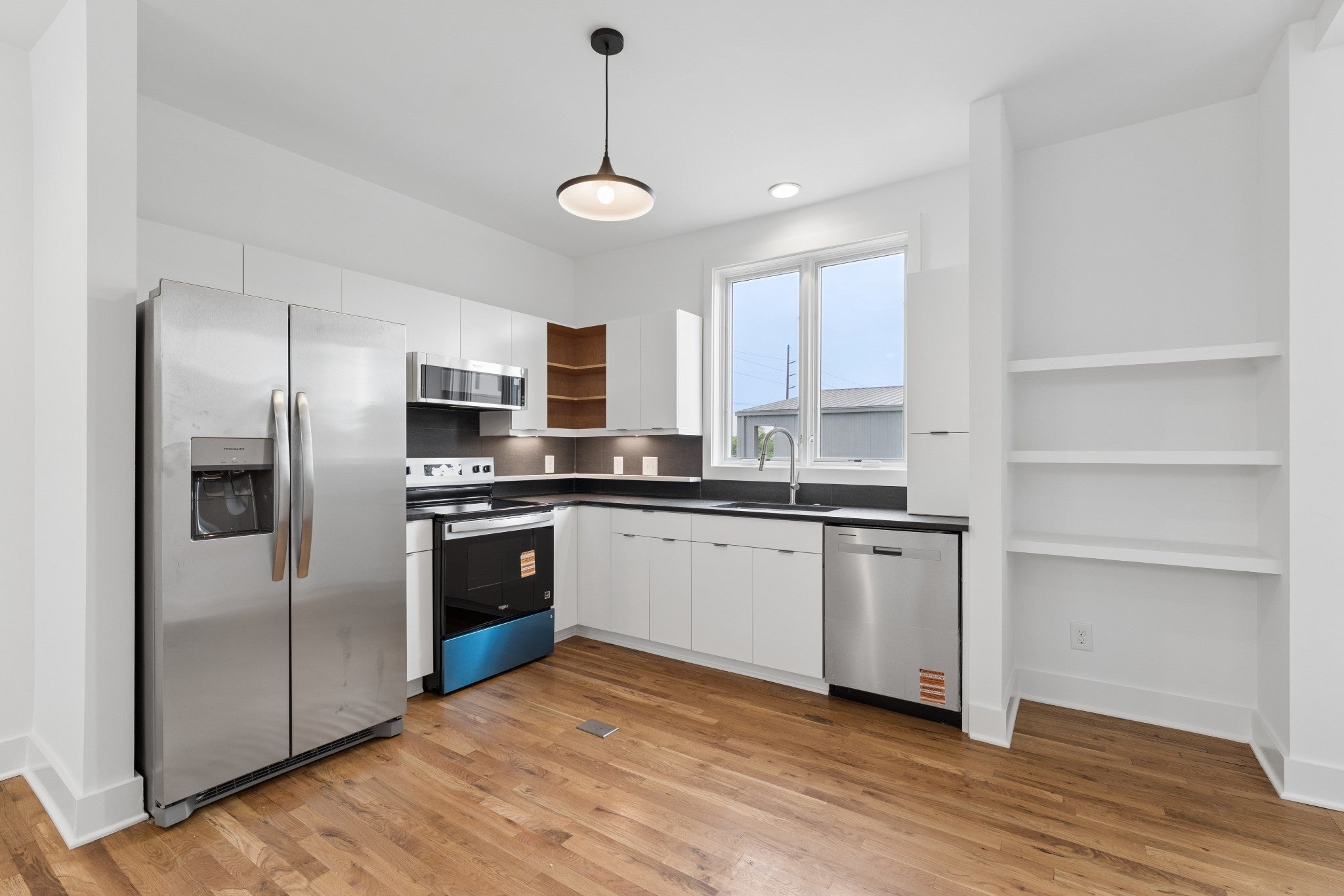 2513 White Ave 12