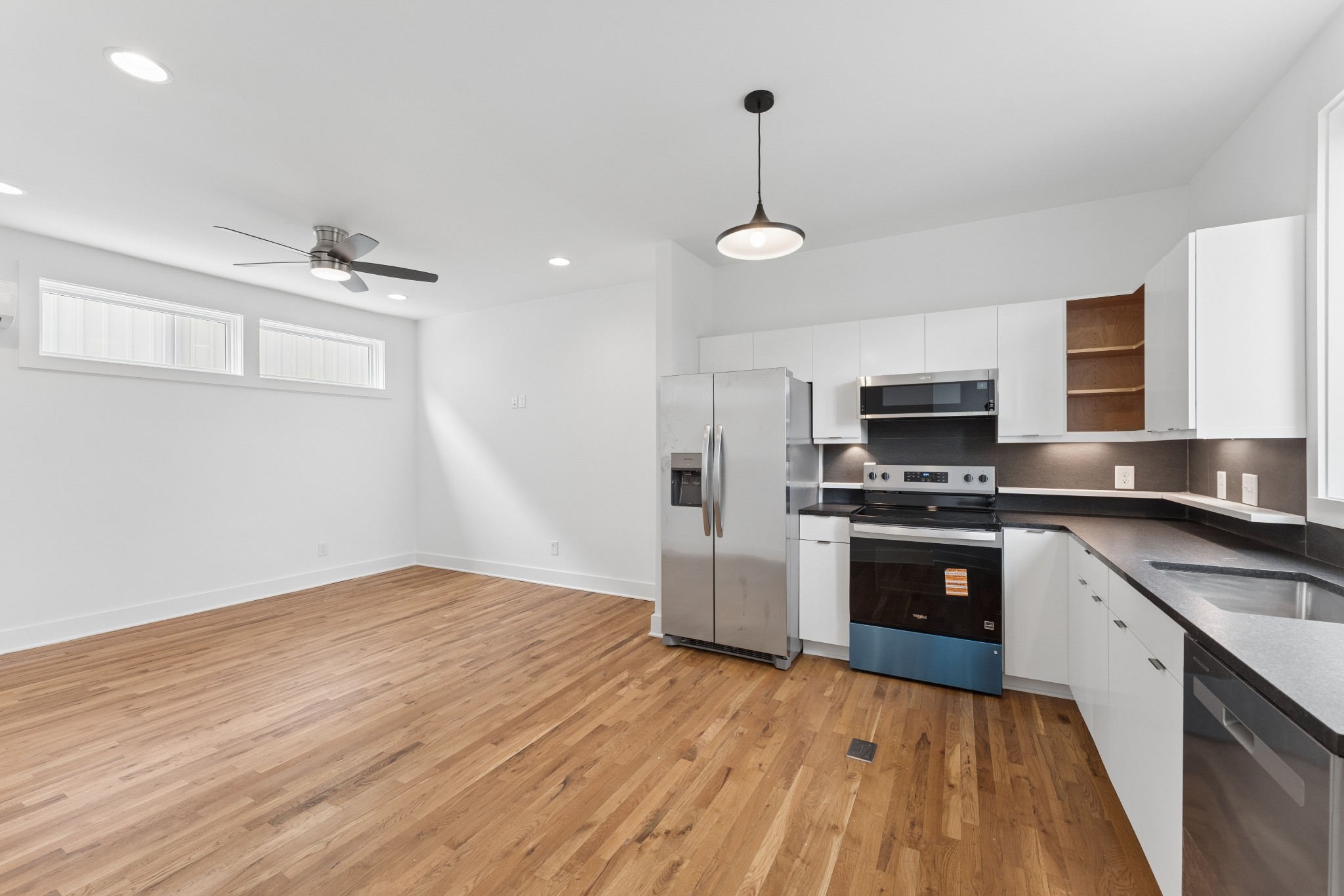 2513 White Ave 12