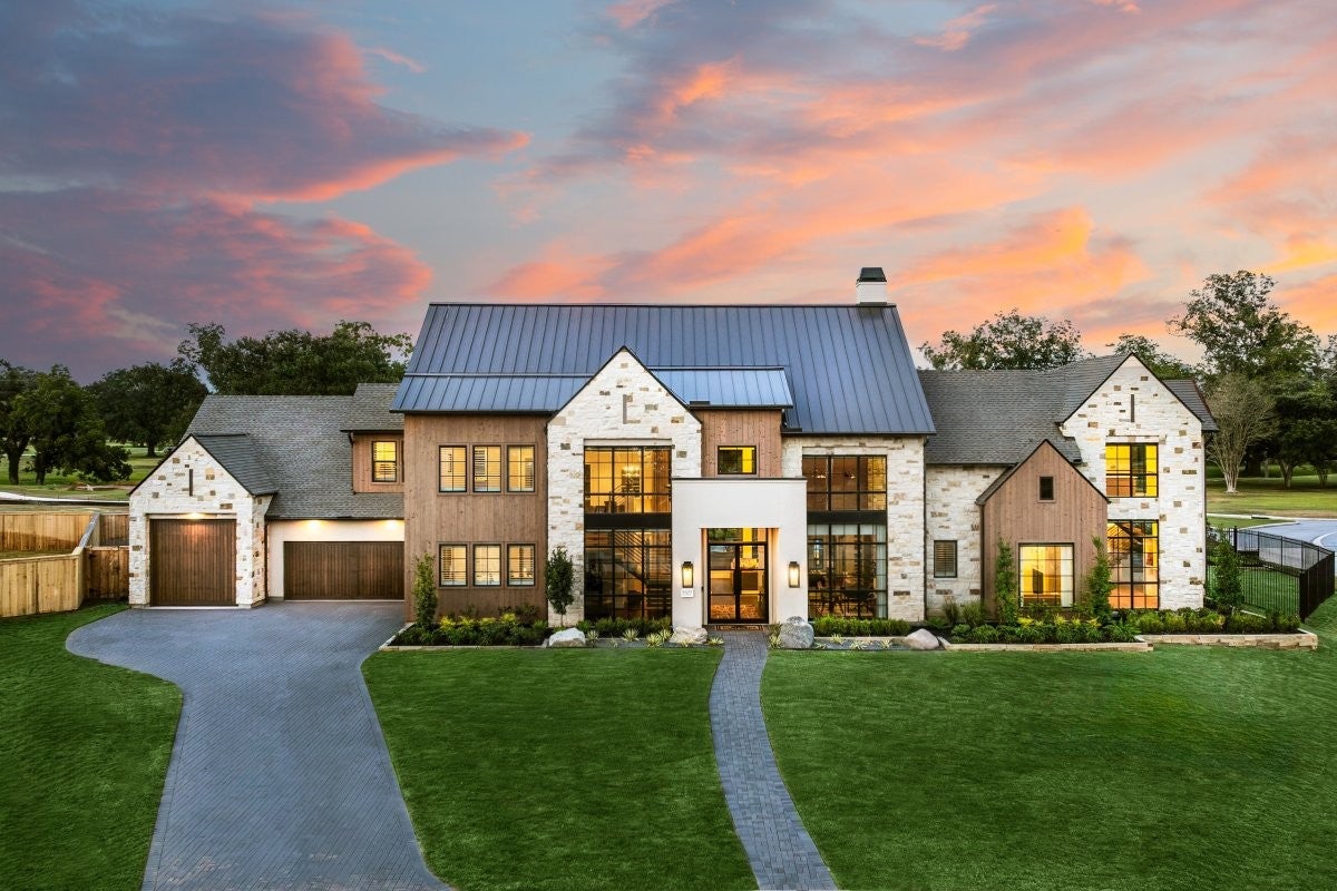 104 Hyde Park Trail