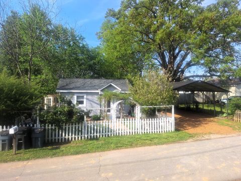 108 Weaver St Decherd TN 37324