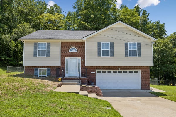 827 SUGARCANE WAY, CLARKSVILLE, TN 37040 - Image 280607f2d4d2b85dfdc80e8aaa6afffa/468730489