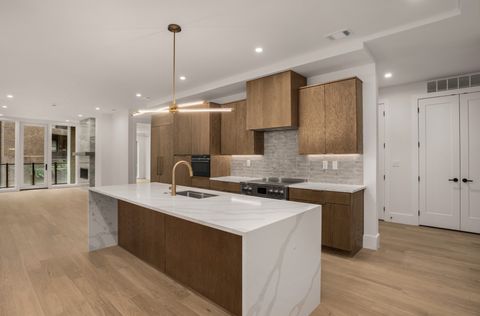 Photo of 321 31st Ave N #B7, Nashville, TN 37203 (MLS # 3218363)