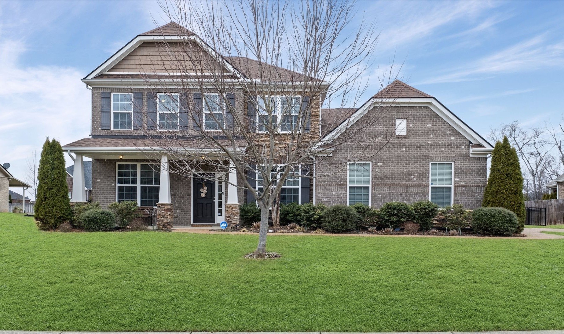 Spring Hill, Tennessee 37174, United States, 4 Bedrooms Bedrooms, ,3 BathroomsBathrooms,Residential,Pending,9909