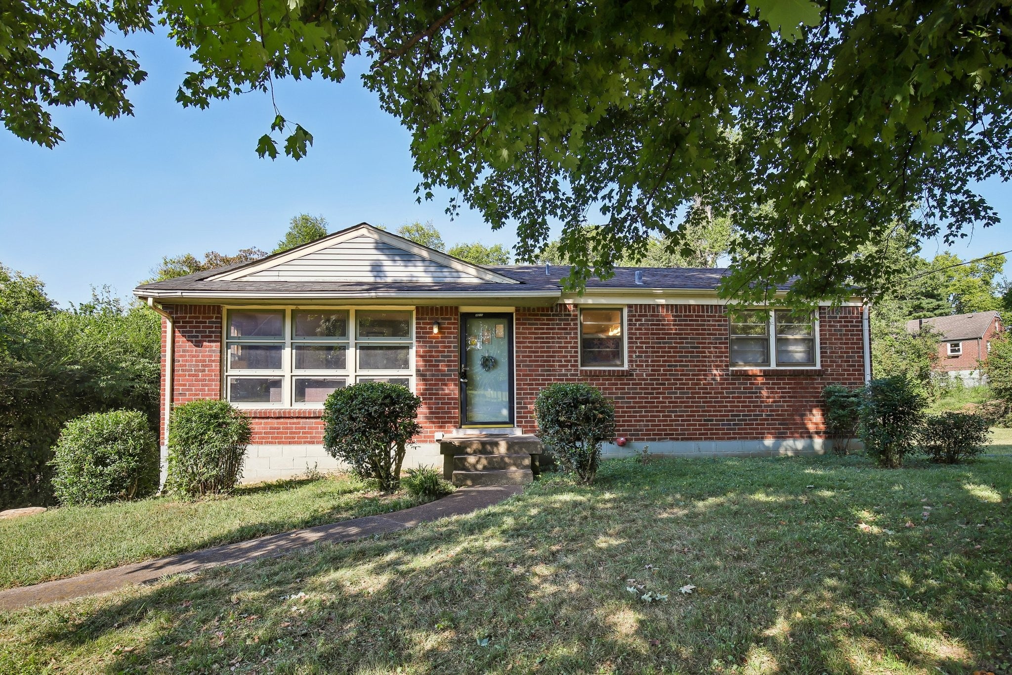 3-bed listing at 2014 Warden Dr, Nashville