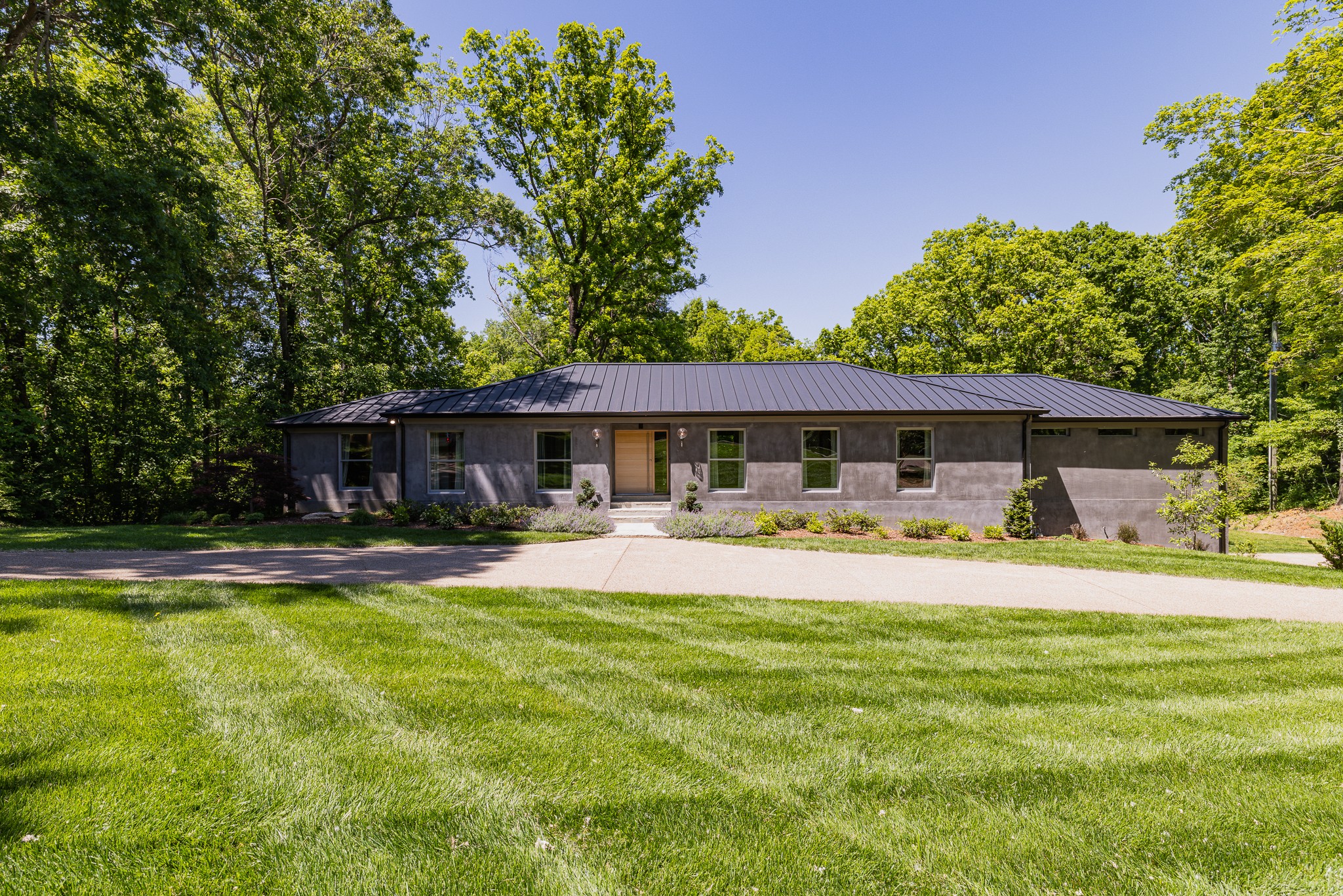 6003 Sherwood Dr