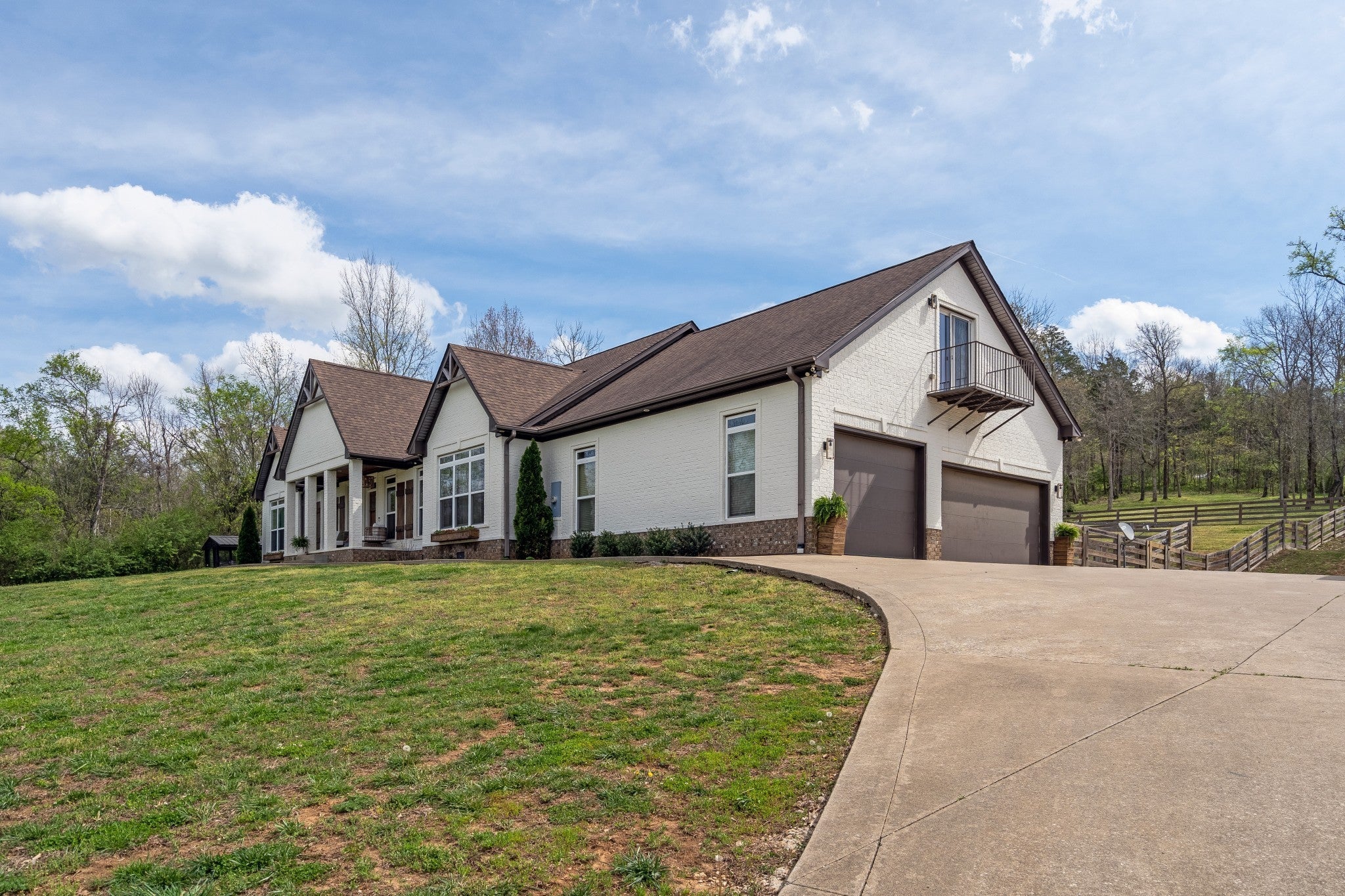 1362 Cliff Amos Rd