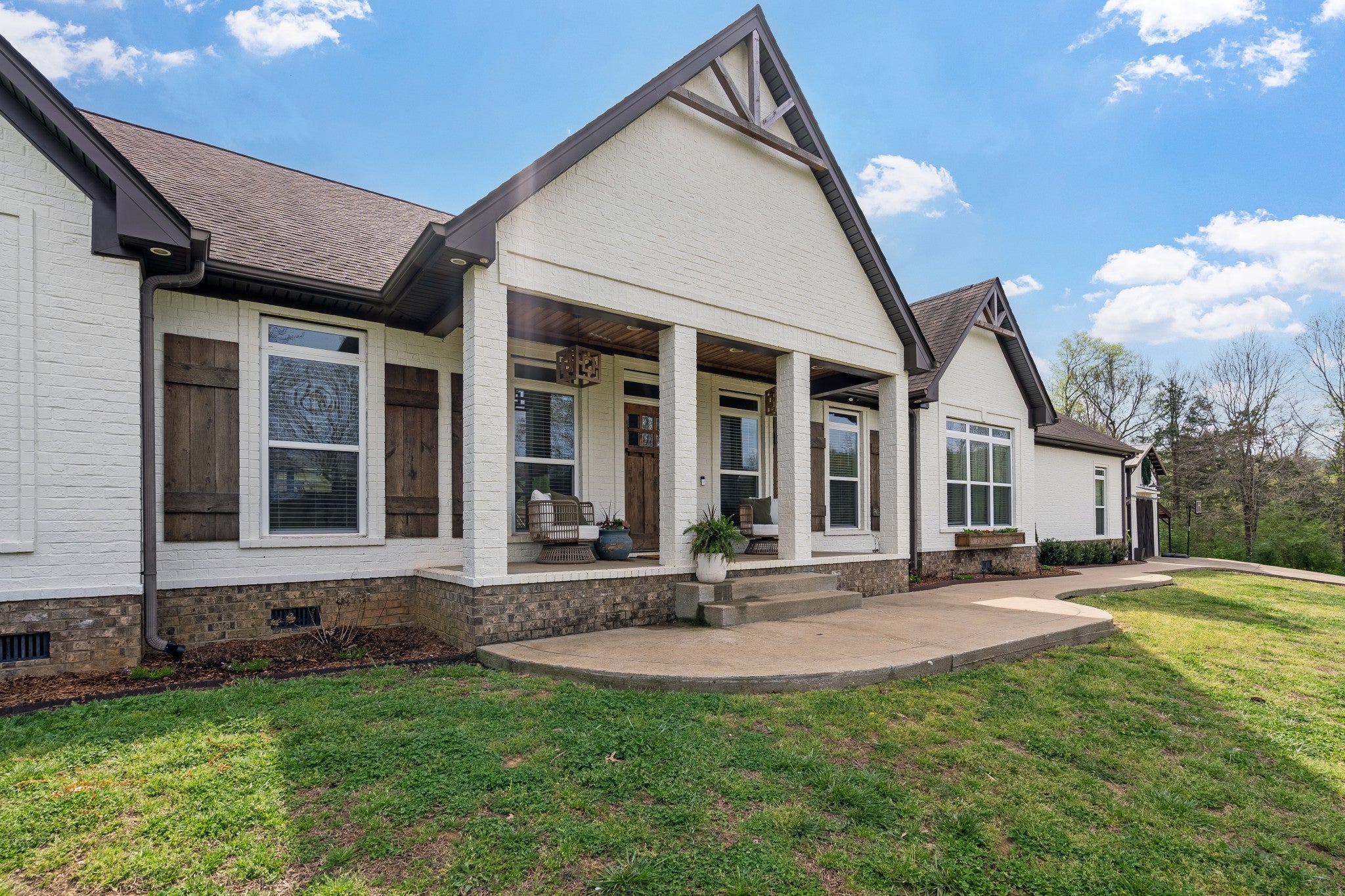 1362 Cliff Amos Rd
