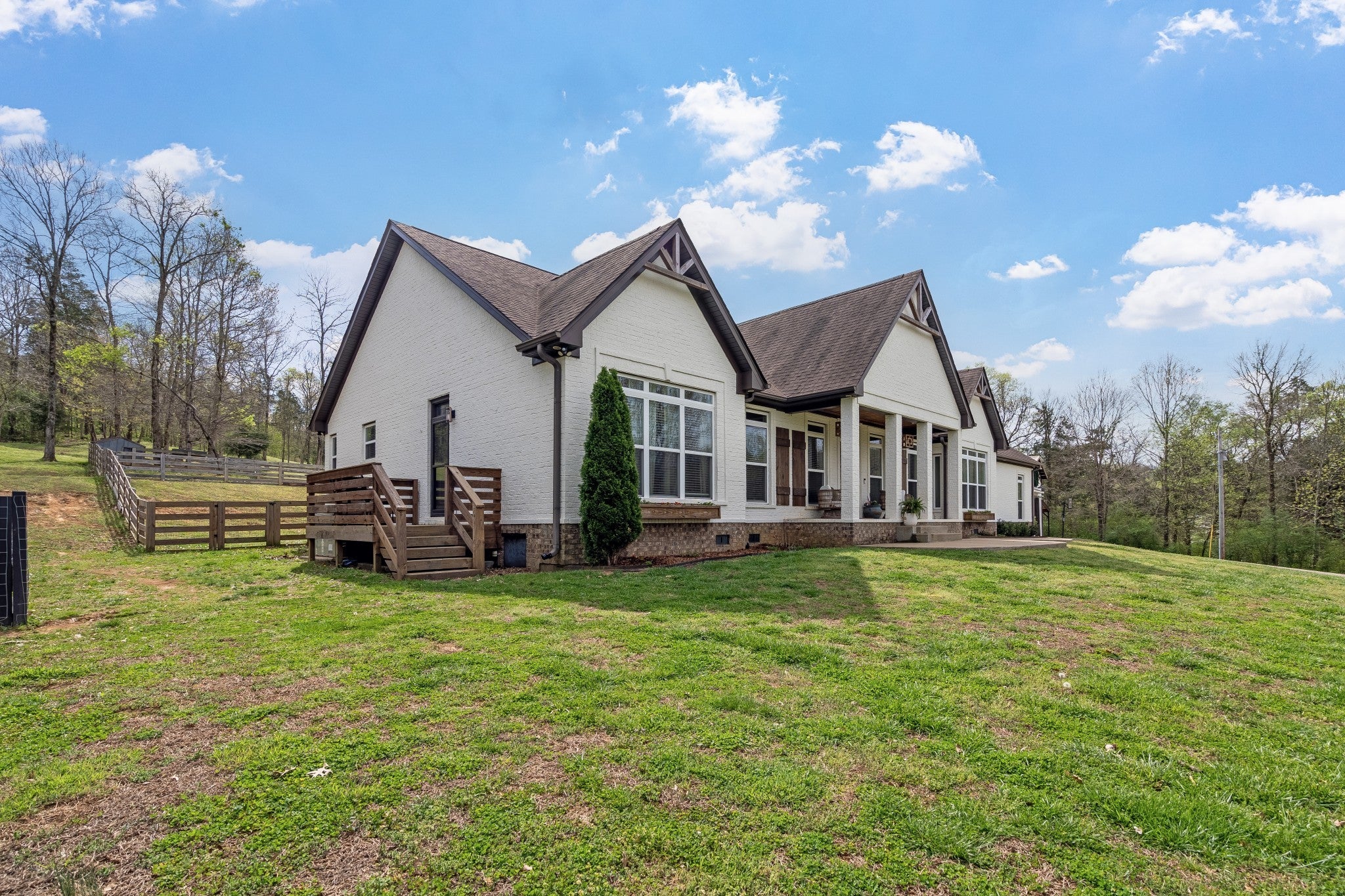 1362 Cliff Amos Rd