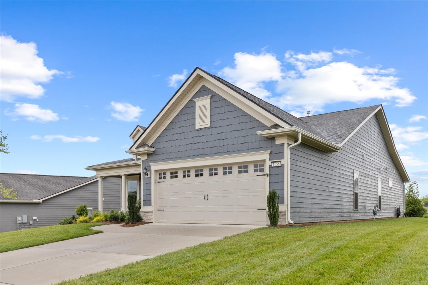 1055 Sumner Grv