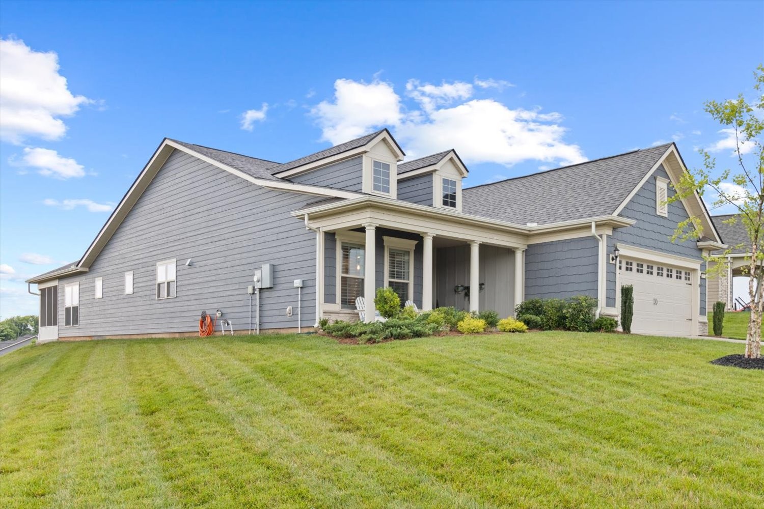 1055 Sumner Grv