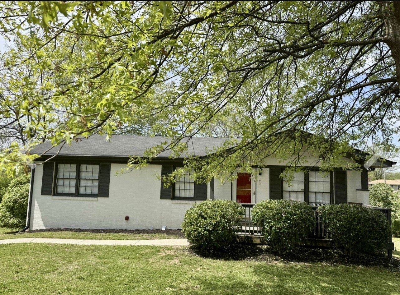 915 Tulip Cir
