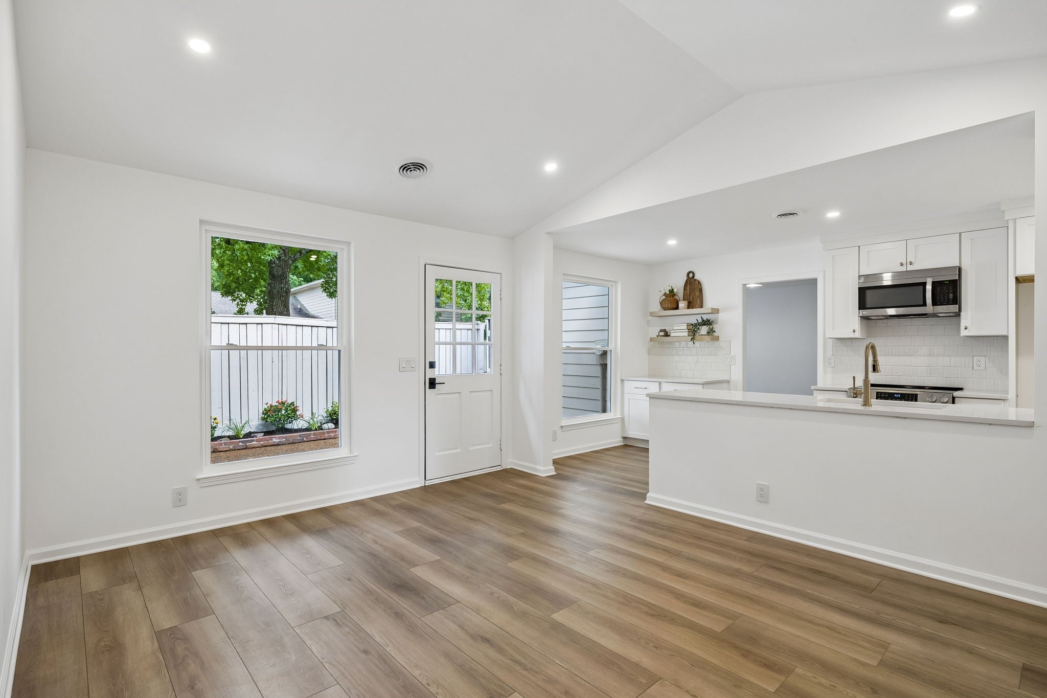 149 Boxwood Dr