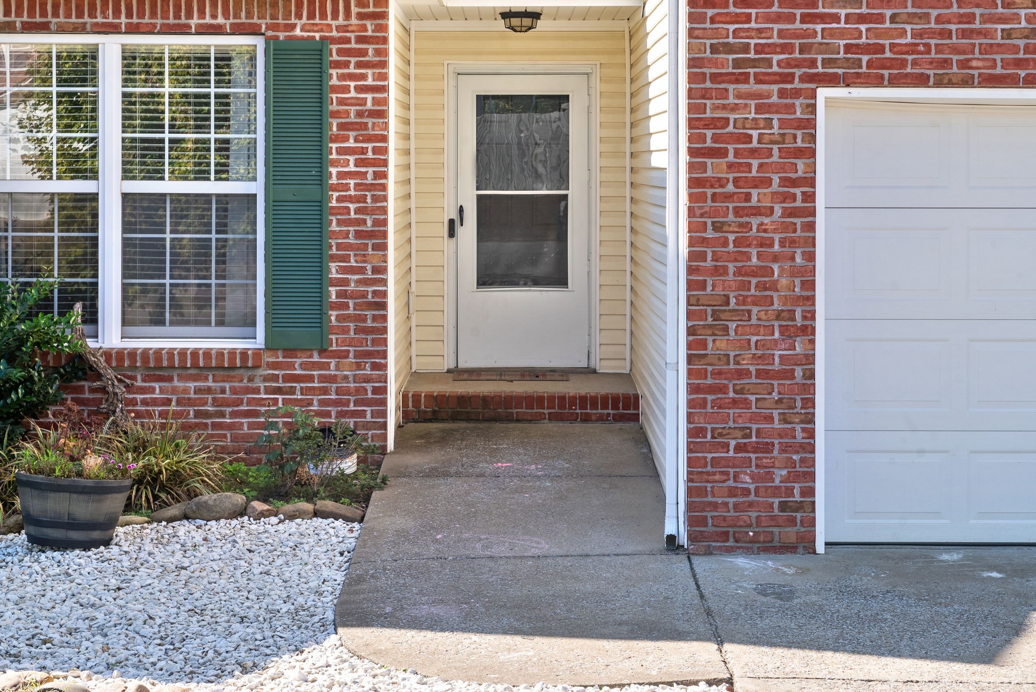 Clarksville, Tennessee 37040, United States, 3 Bedrooms Bedrooms, ,3 BathroomsBathrooms,Residential,Active,42813