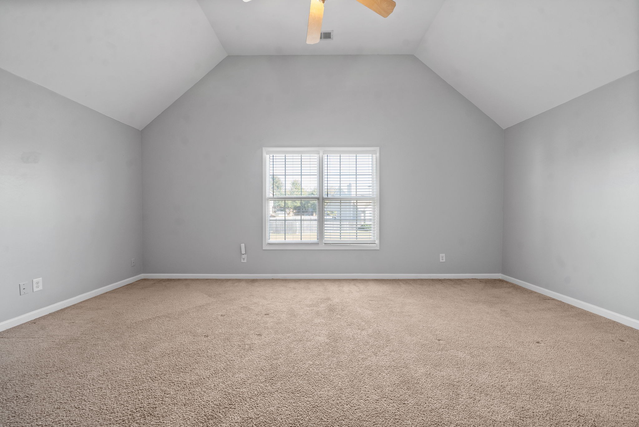 Clarksville, Tennessee 37040, United States, 3 Bedrooms Bedrooms, ,3 BathroomsBathrooms,Residential,Active,42813