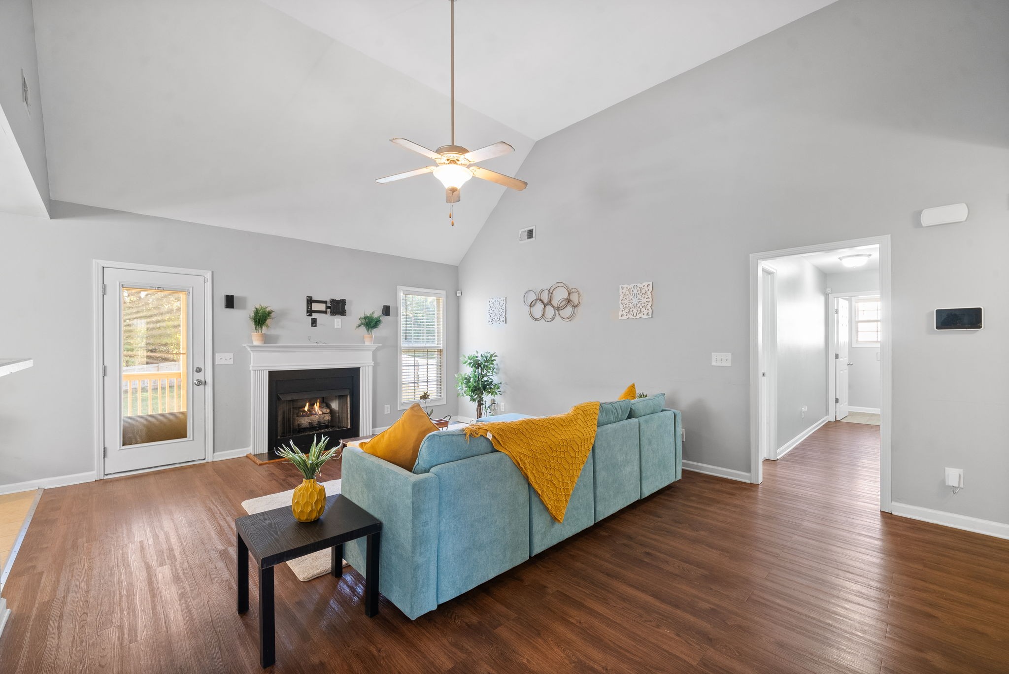 Clarksville, Tennessee 37040, United States, 3 Bedrooms Bedrooms, ,3 BathroomsBathrooms,Residential,Active,42813