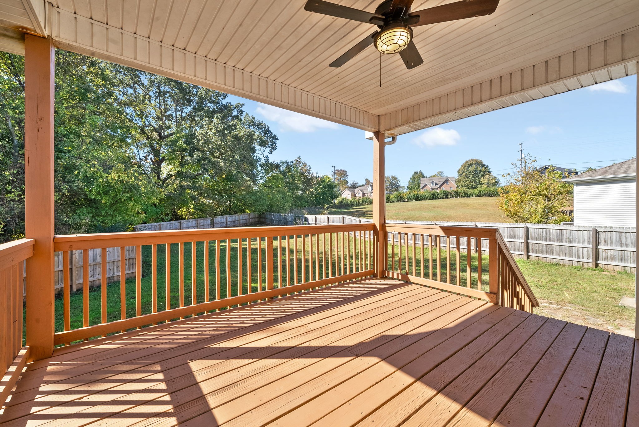 Clarksville, Tennessee 37040, United States, 3 Bedrooms Bedrooms, ,3 BathroomsBathrooms,Residential,Active,42813