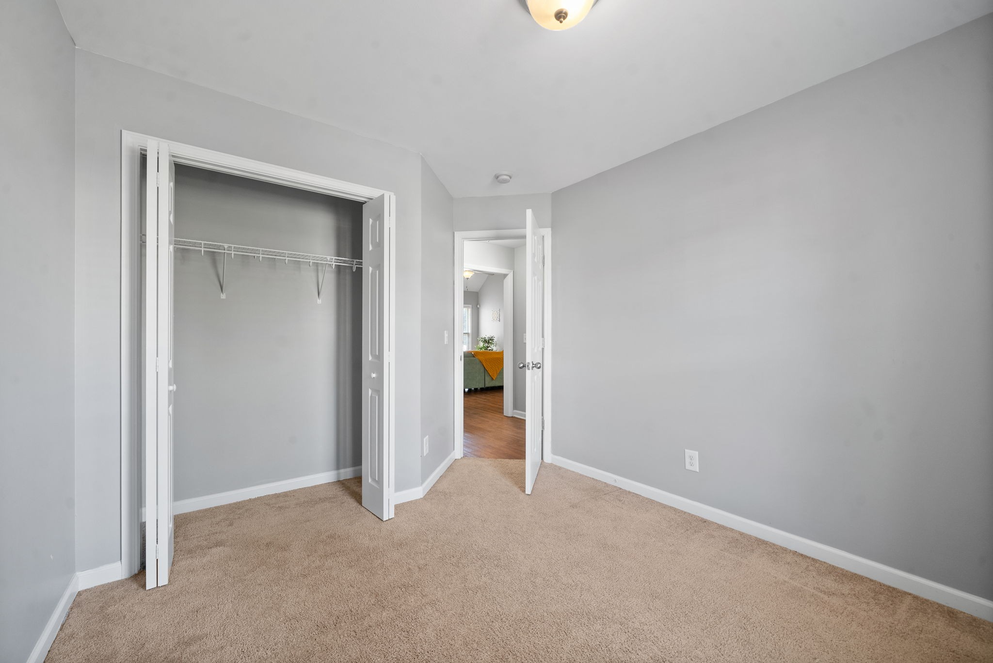 Clarksville, Tennessee 37040, United States, 3 Bedrooms Bedrooms, ,3 BathroomsBathrooms,Residential,Active,42813