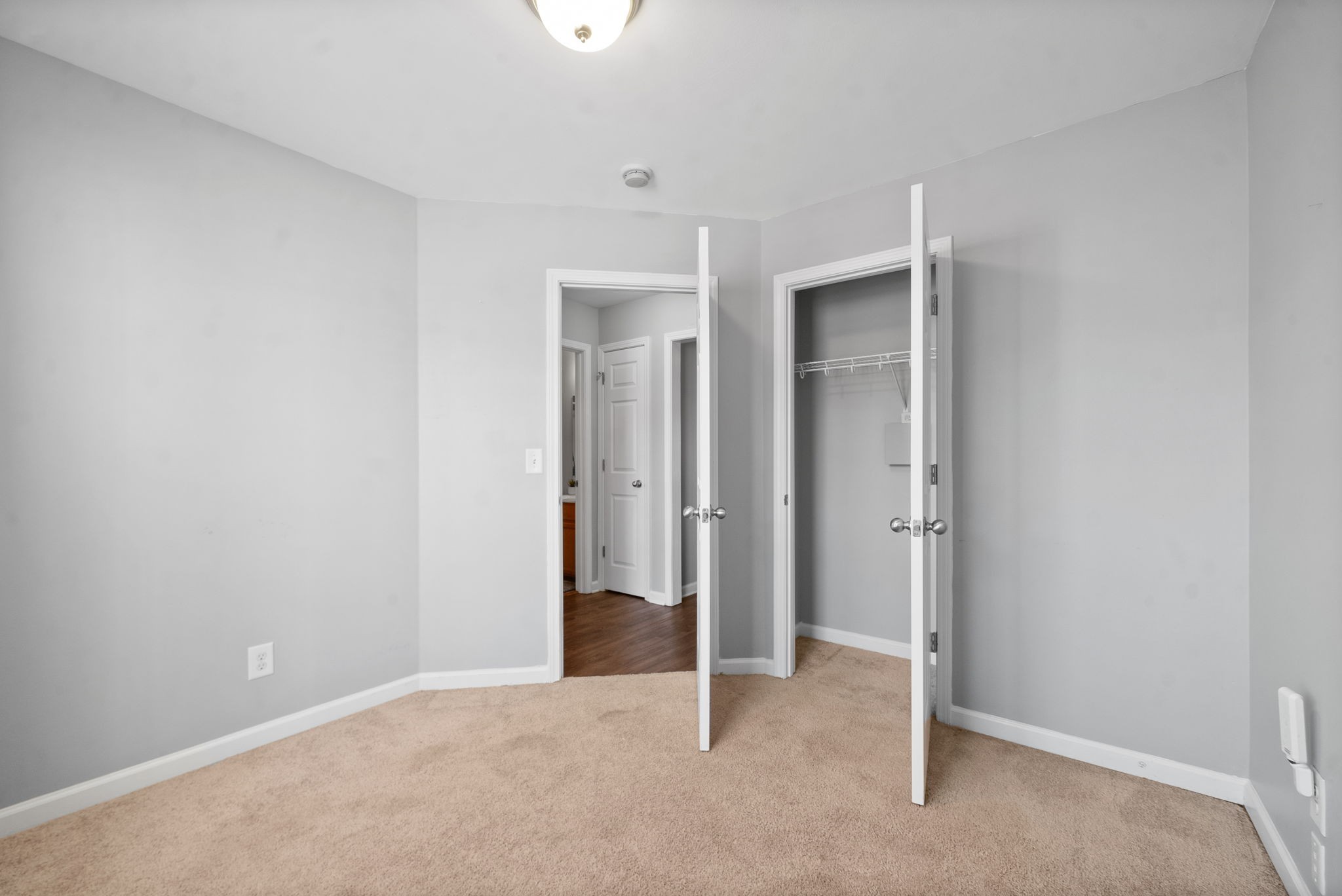 Clarksville, Tennessee 37040, United States, 3 Bedrooms Bedrooms, ,3 BathroomsBathrooms,Residential,Active,42813