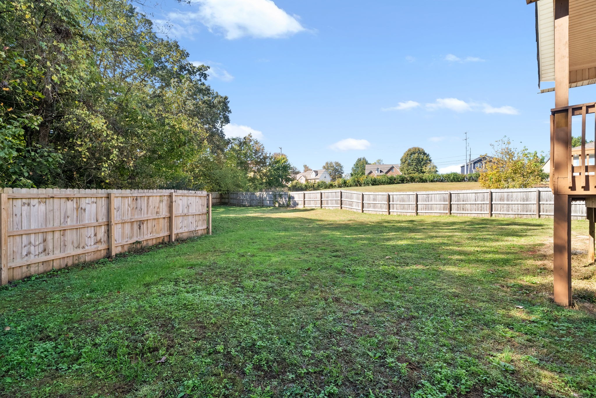 Clarksville, Tennessee 37040, United States, 3 Bedrooms Bedrooms, ,3 BathroomsBathrooms,Residential,Active,42813