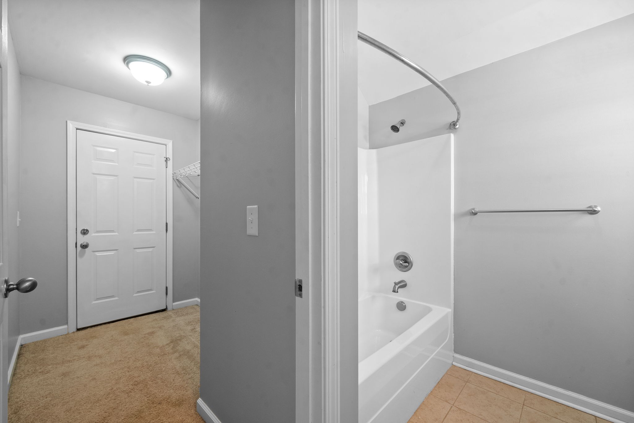 Clarksville, Tennessee 37040, United States, 3 Bedrooms Bedrooms, ,3 BathroomsBathrooms,Residential,Active,42813