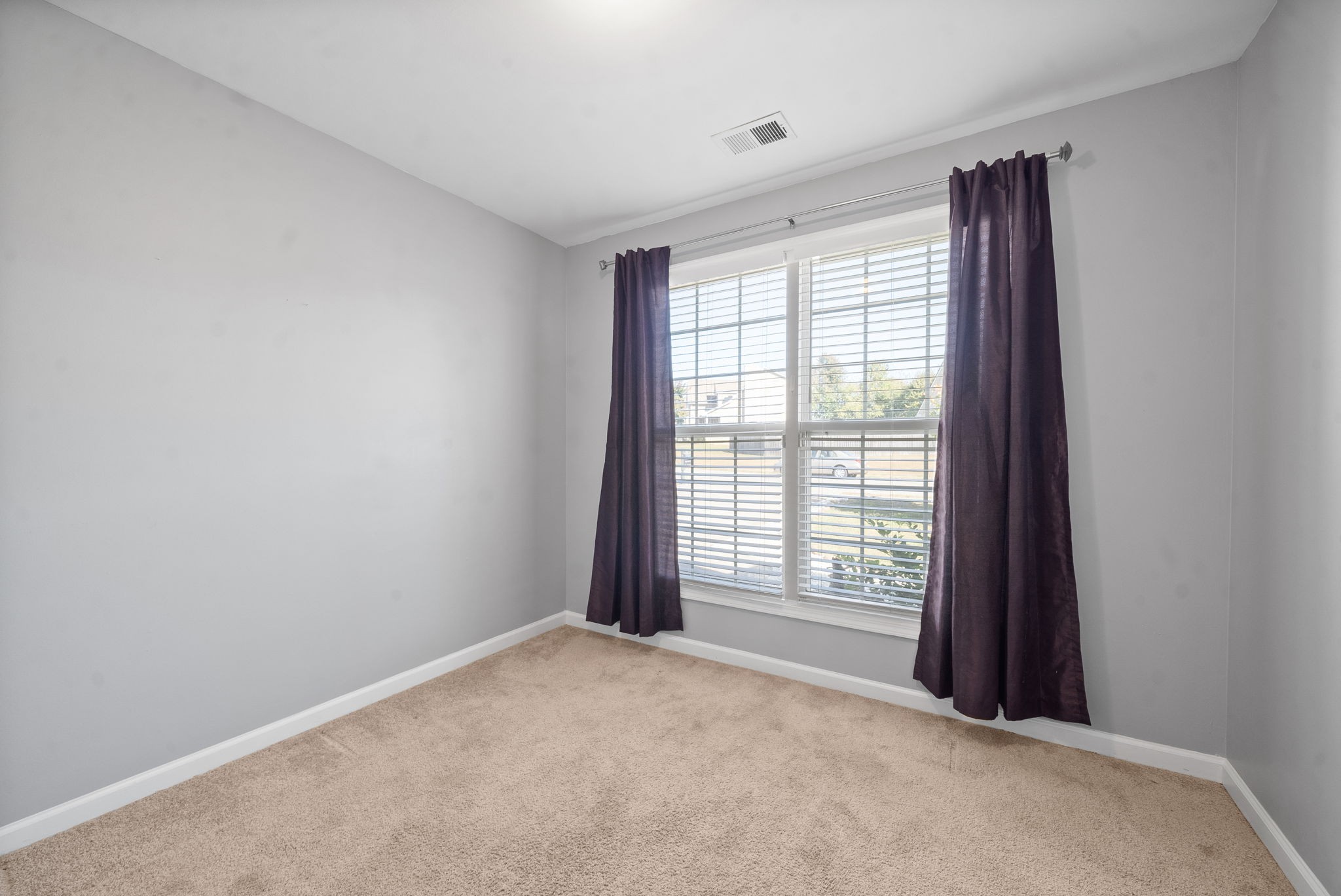 Clarksville, Tennessee 37040, United States, 3 Bedrooms Bedrooms, ,3 BathroomsBathrooms,Residential,Active,42813