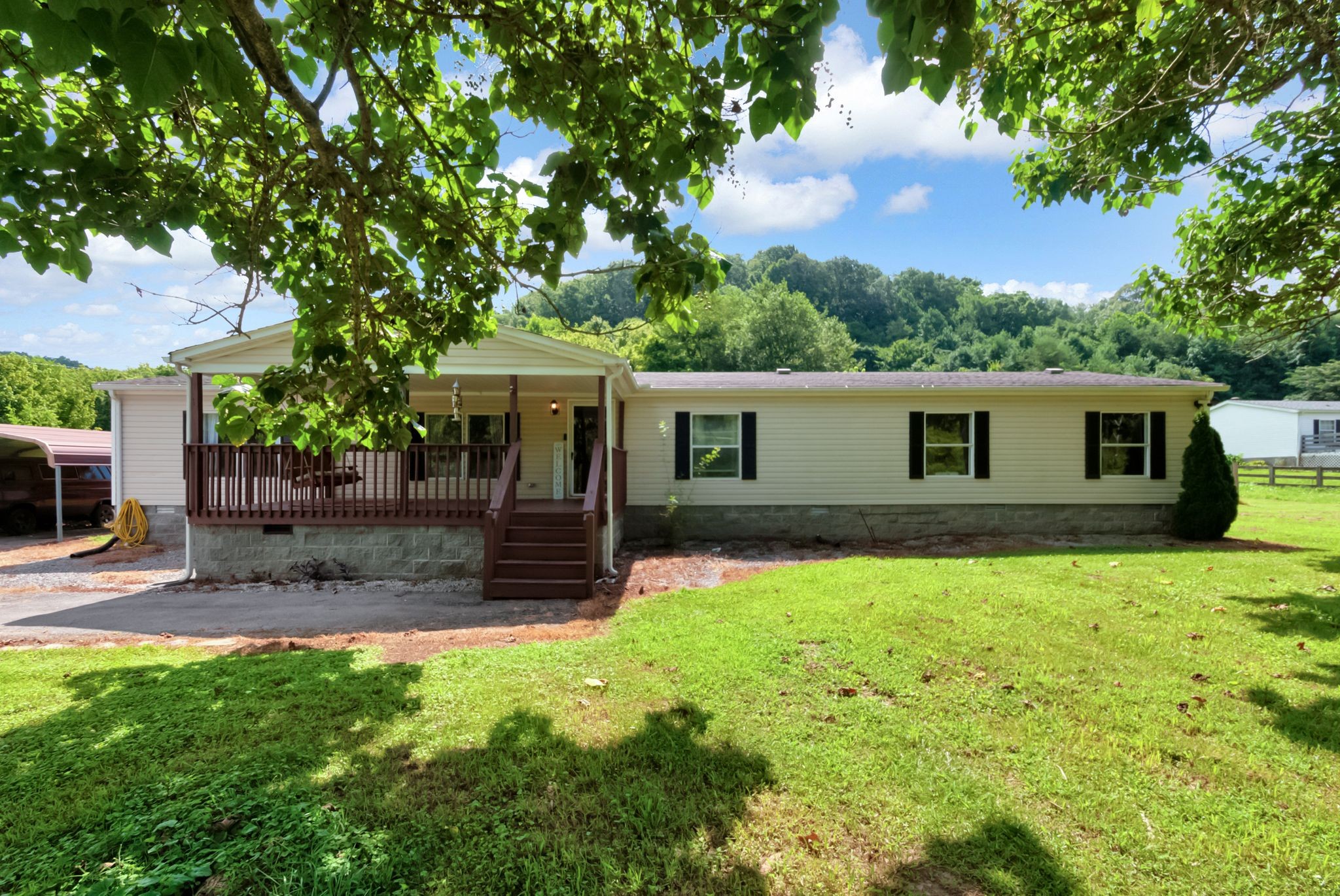 8635 King Hollow Rd