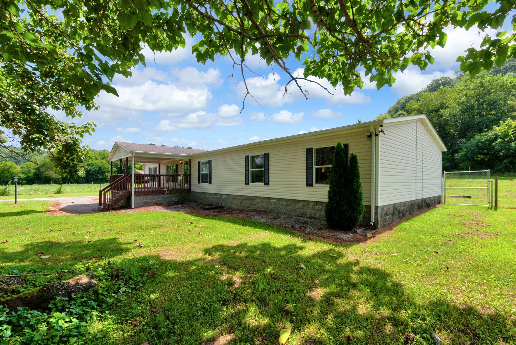 8635 King Hollow Rd