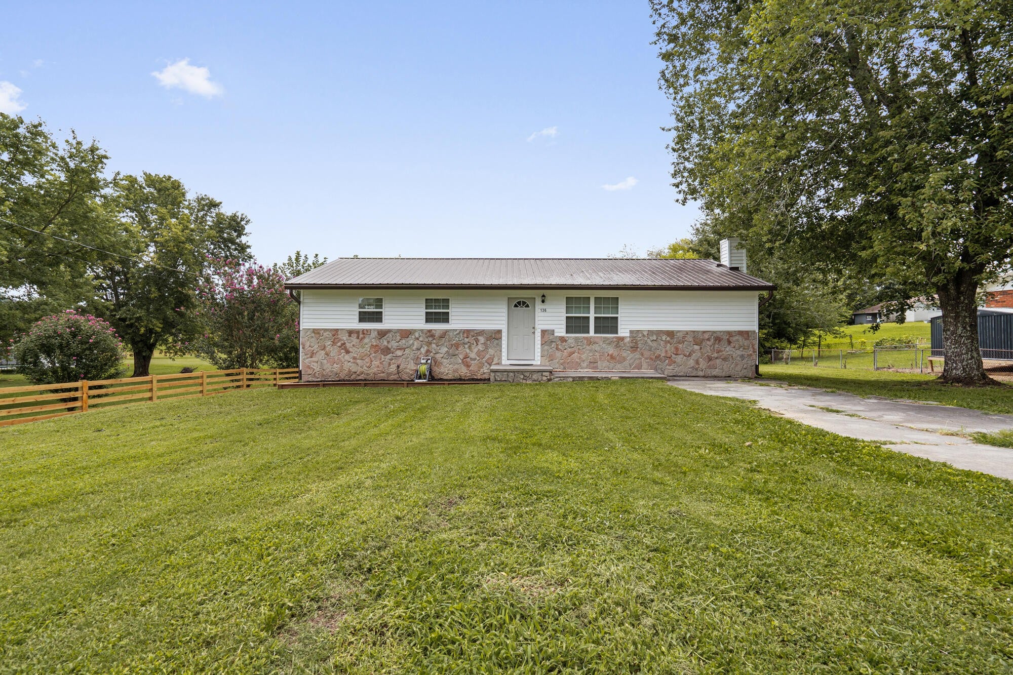 136 Golf Drive SE