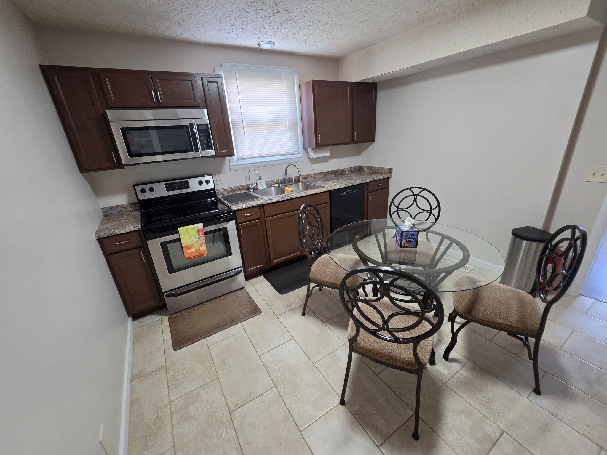 612 Ashmont Ct