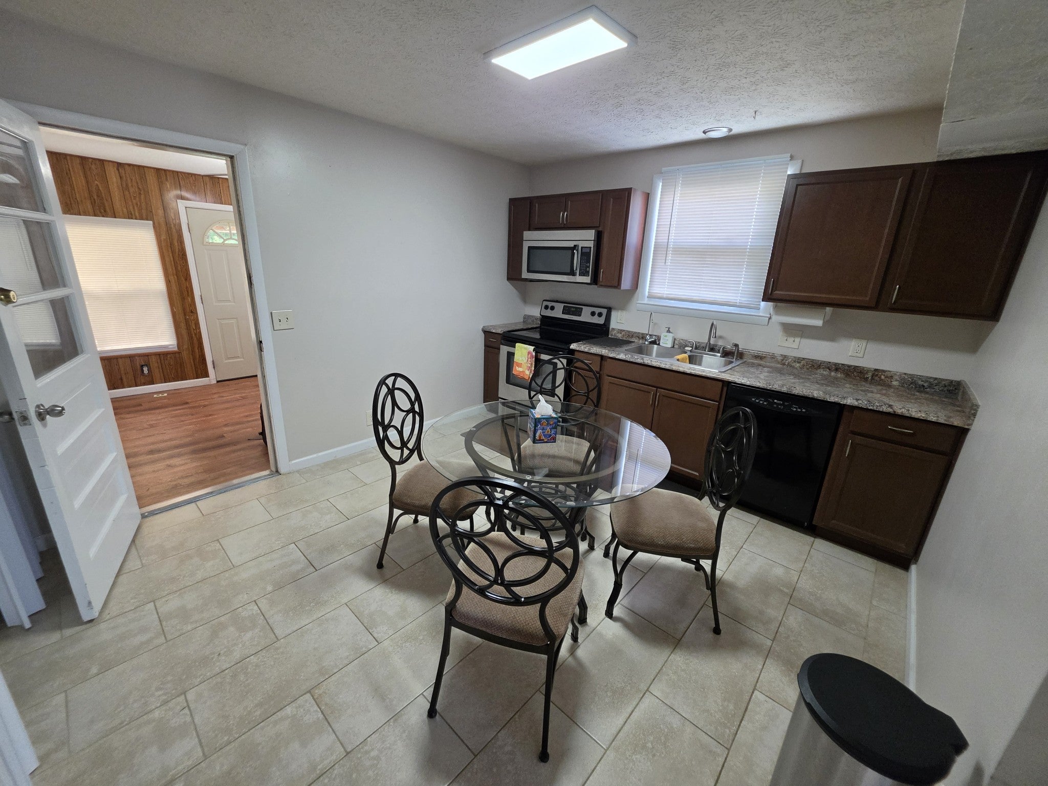 612 Ashmont Ct