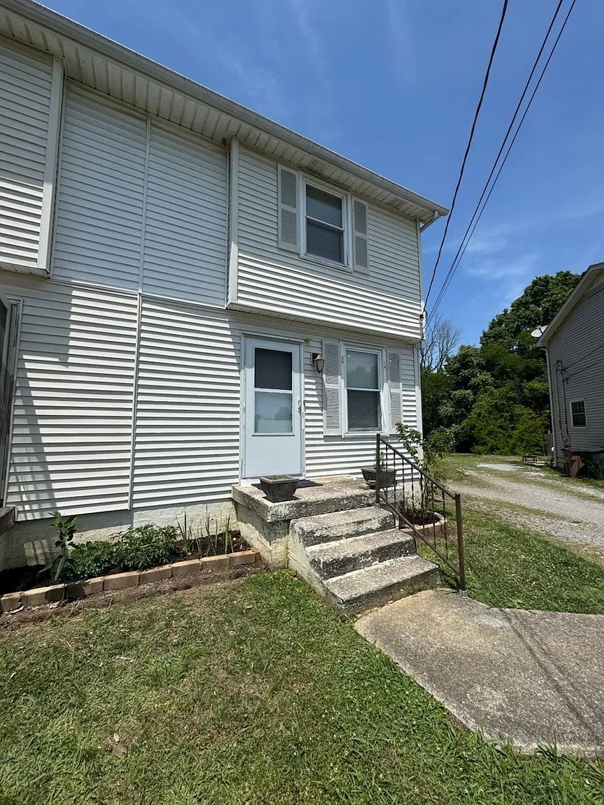 612 Ashmont Ct