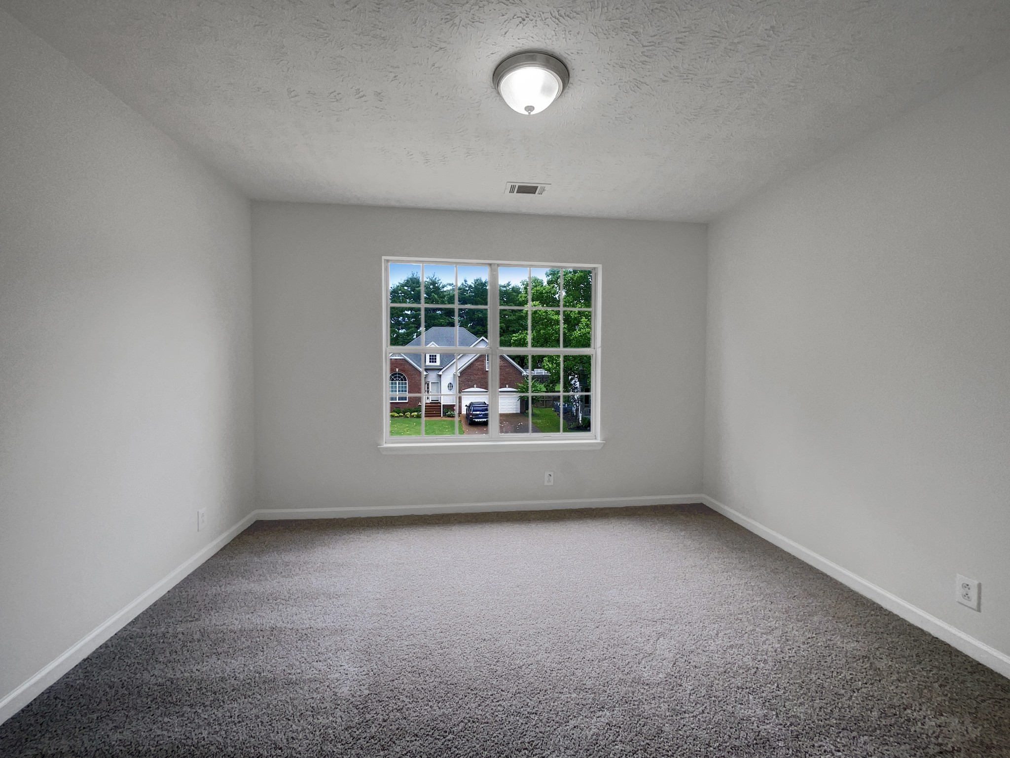 2011 Glastonbury Dr