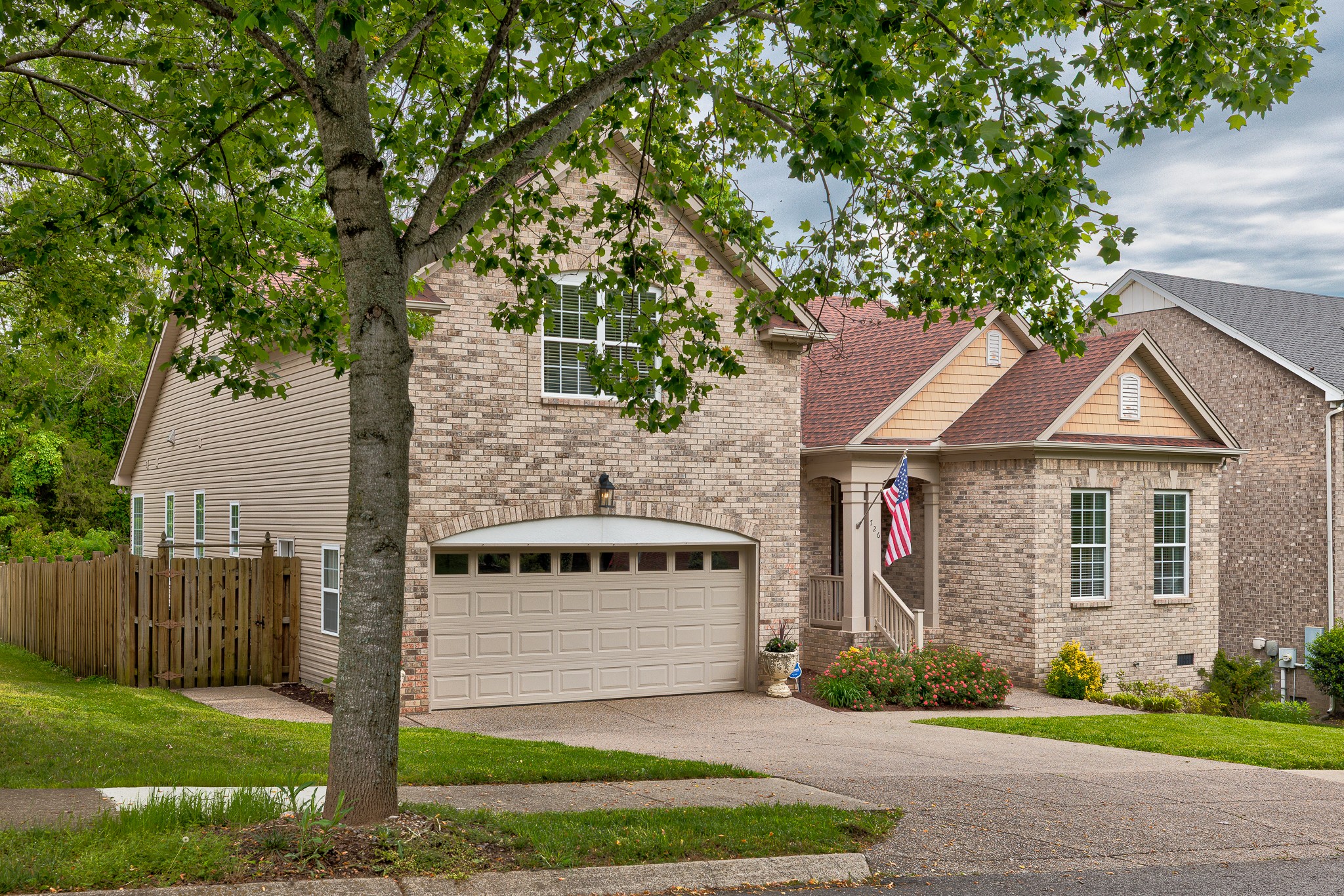 726 Cowan Dr