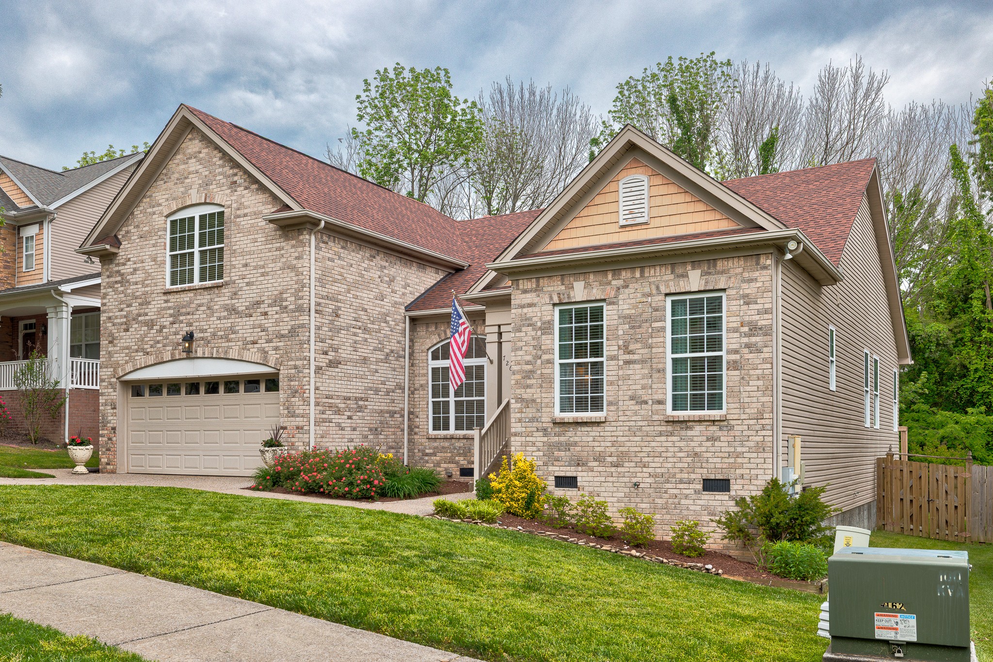726 Cowan Dr