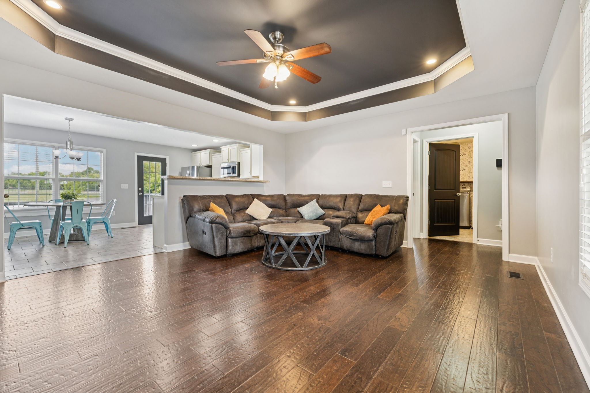4606 Turquoise Ln