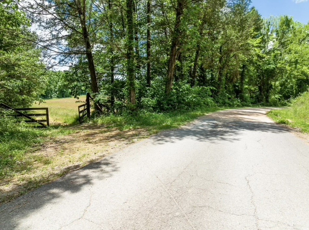 2 Kellys Landing Dr