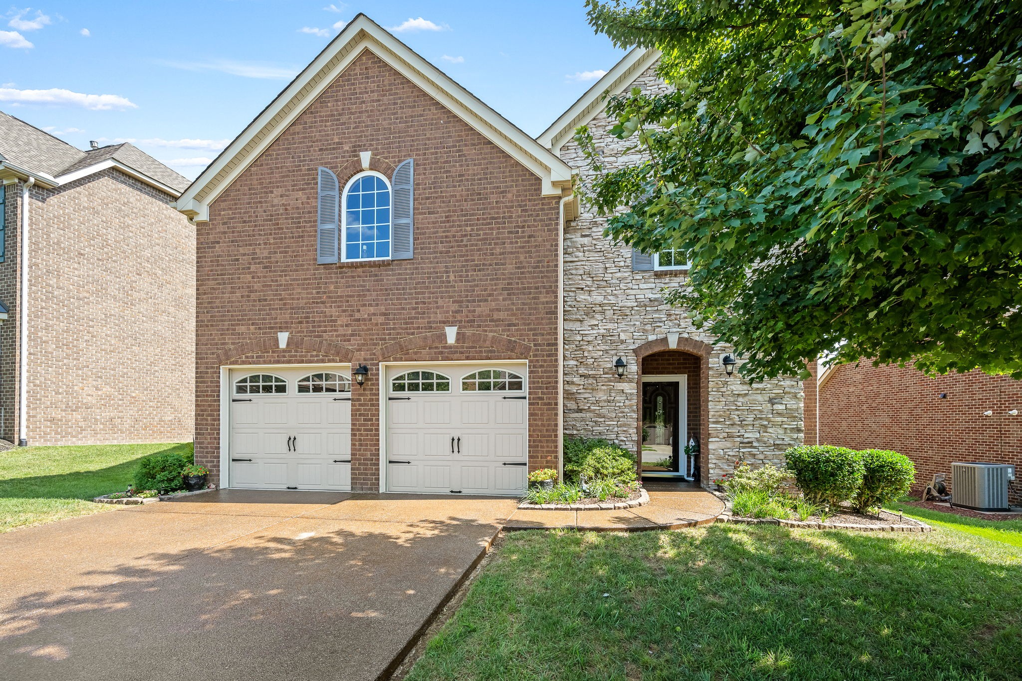 266 Meandering Dr