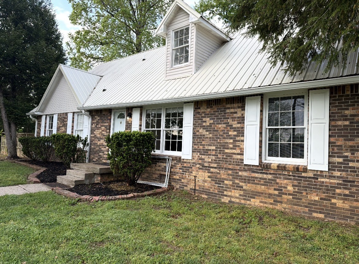 800 R S Bradley Blvd