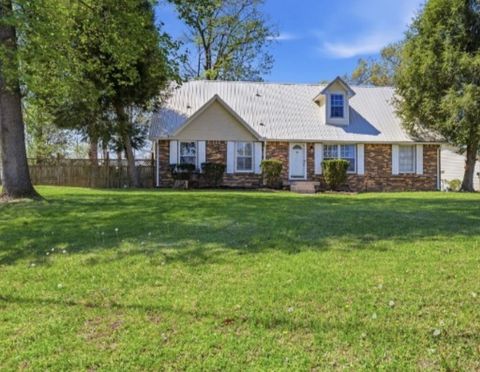 800 R S Bradley Blvd Clarksville TN 37042