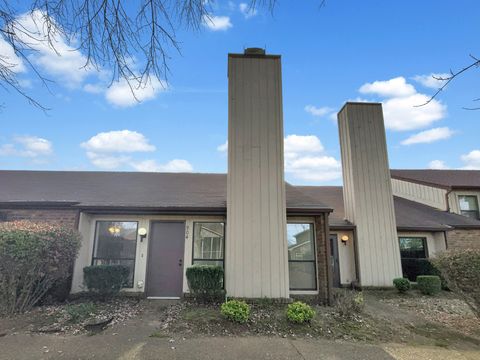 904 Old Fountain Pl Hermitage TN 37076