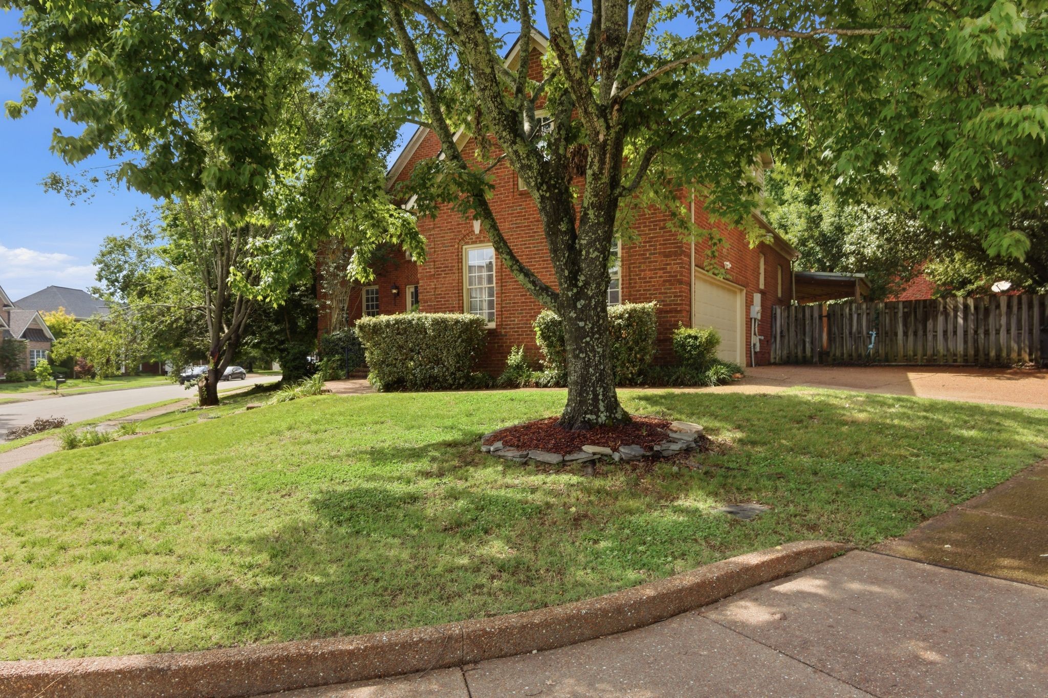 420 Chamberlain Park Ln